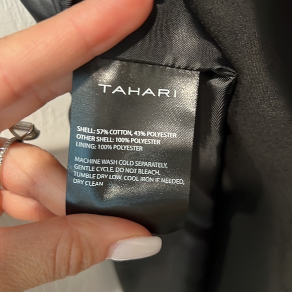 Tahari rain coat - Picture 7 of 7